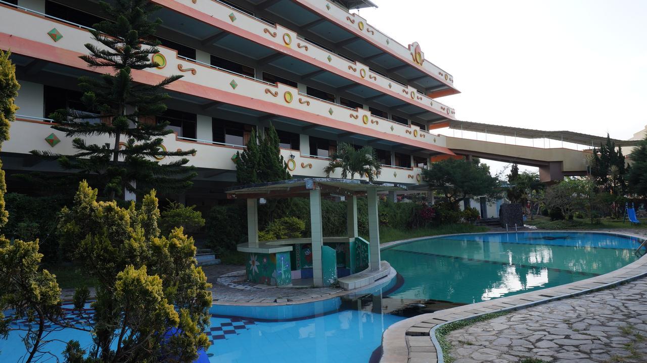 Hotel Surya Indah Batu Malang 외부 사진