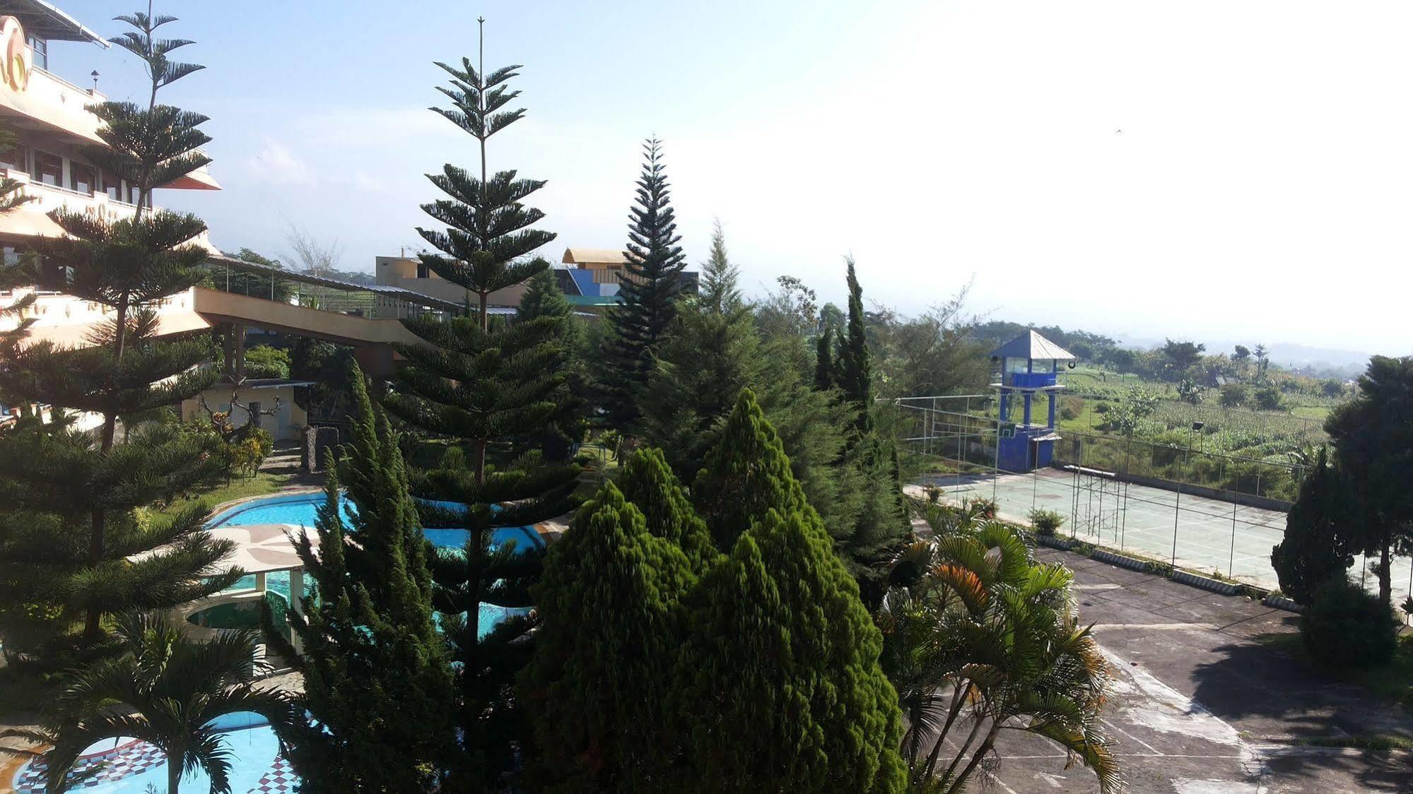 Hotel Surya Indah Batu Malang 외부 사진