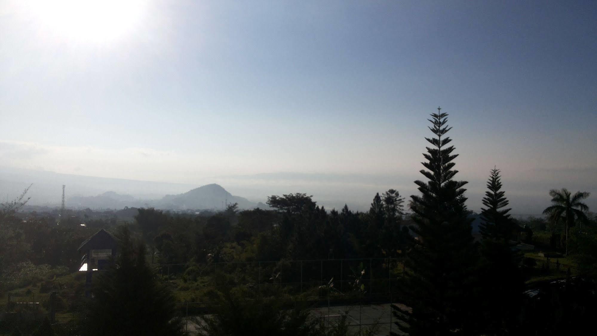 Hotel Surya Indah Batu Malang 외부 사진