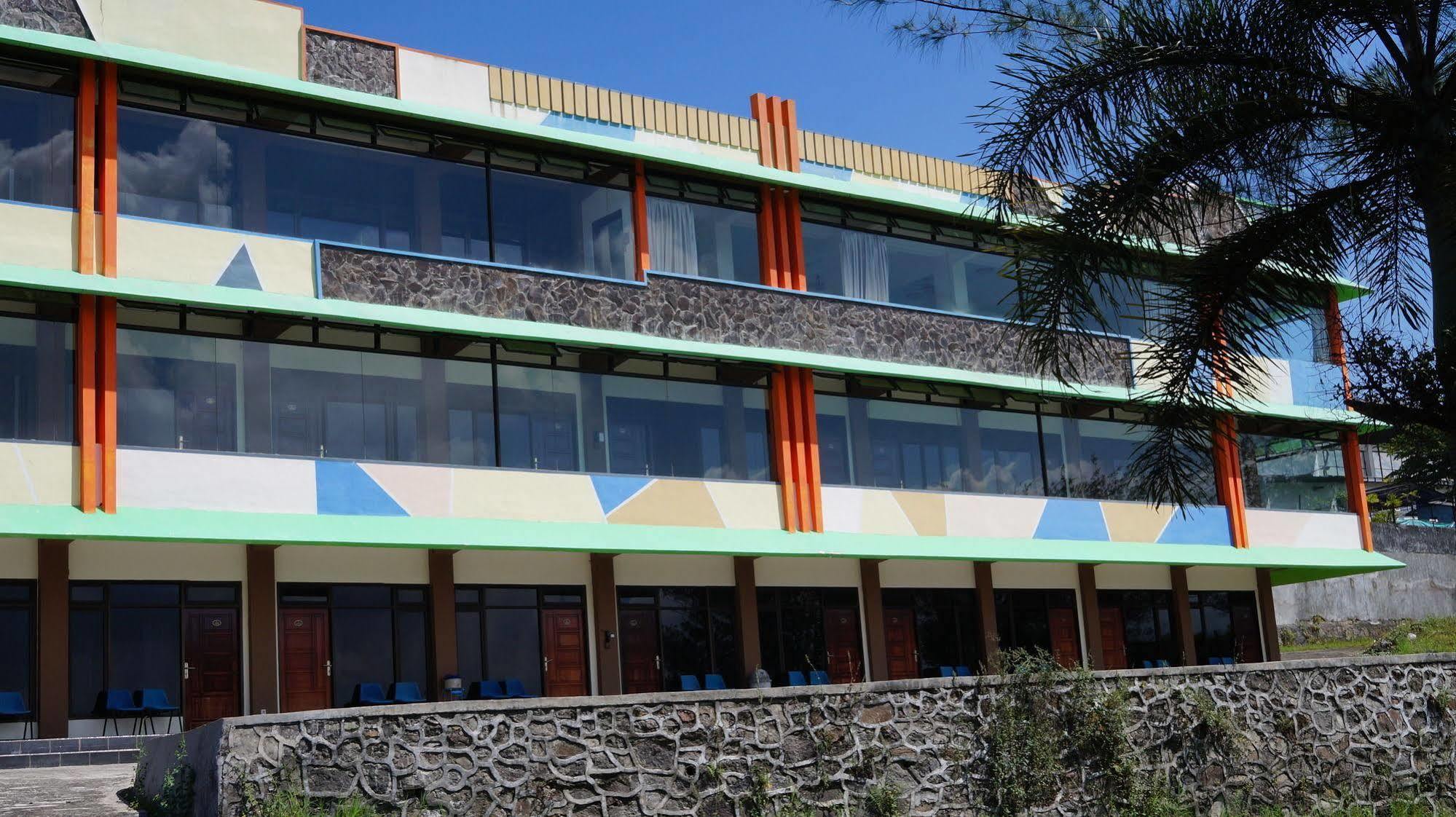 Hotel Surya Indah Batu Malang 외부 사진