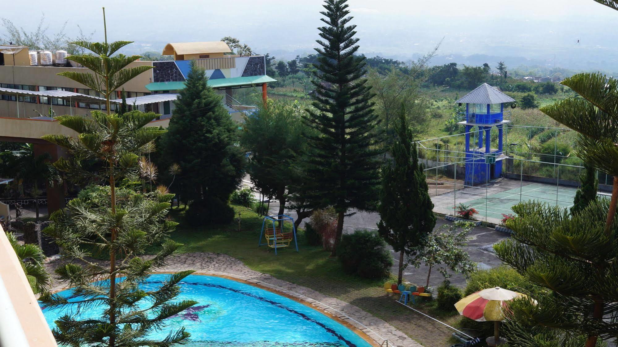 Hotel Surya Indah Batu Malang 외부 사진